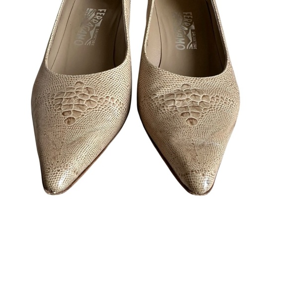 Salvatore Ferragamo Giusy Beige Lizard Print Leather Kitten Heel Pumps Size 8,5 - Picture 7 of 12